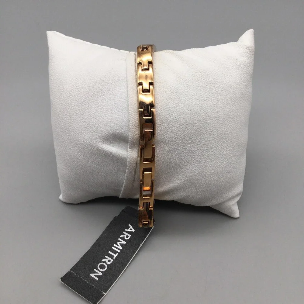 Armitron Diamond Womens Watch 23mm Black Dial Gold Tone New Battery 7.25